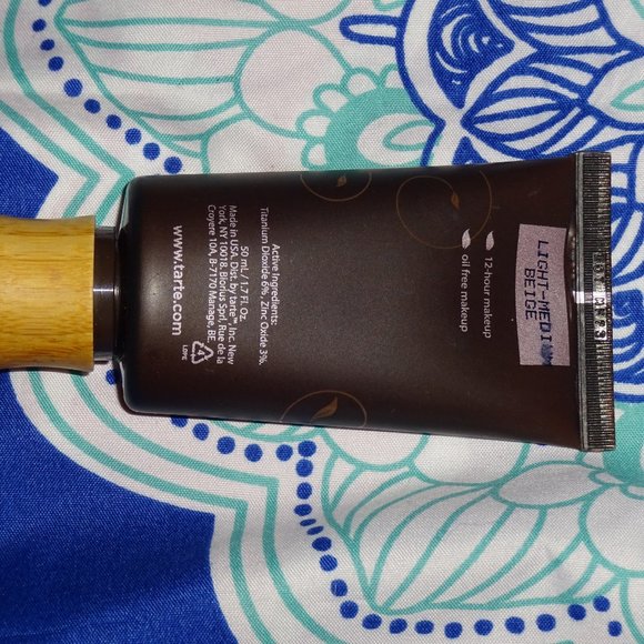 NEW Amazonian clay full coverage foundation SPF 15 - Picture 3 of 3